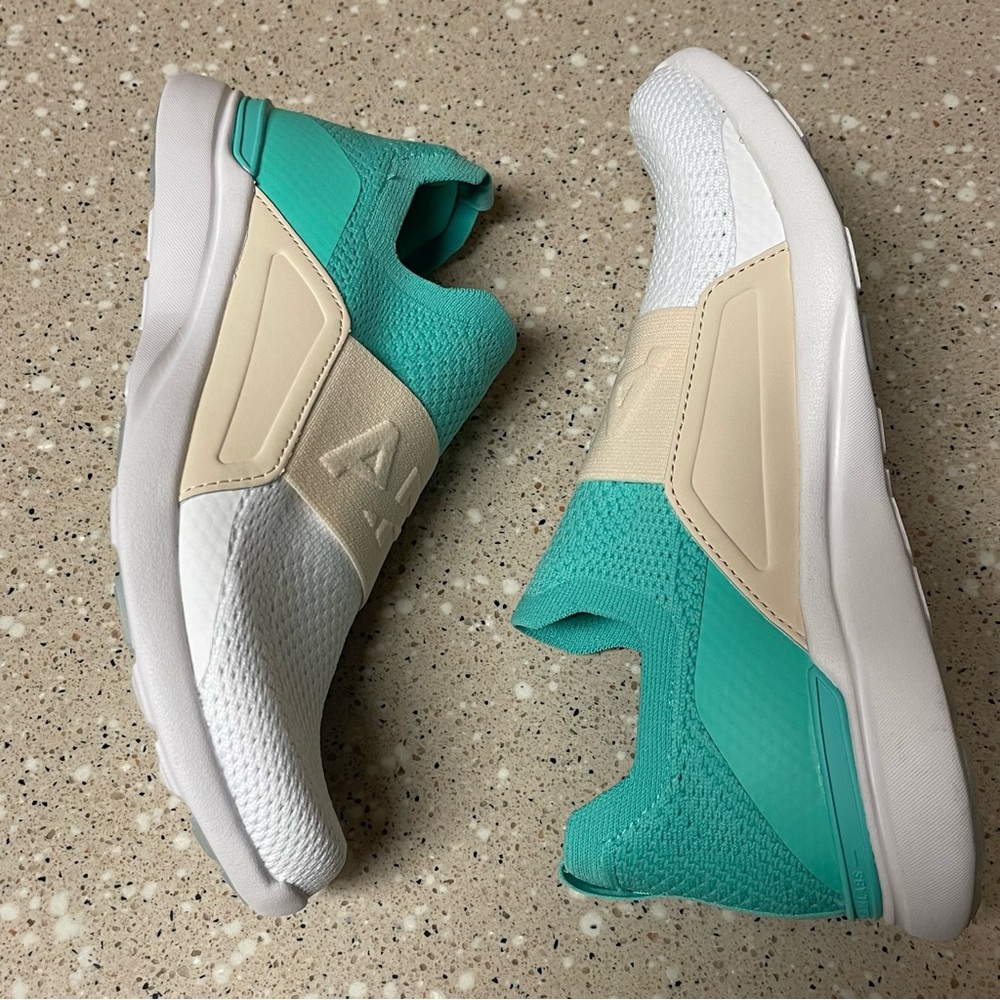 New In Box Women’s APL Athletic Propulsion Labs TechLoom Bliss Size 7.5 Mint/Bea